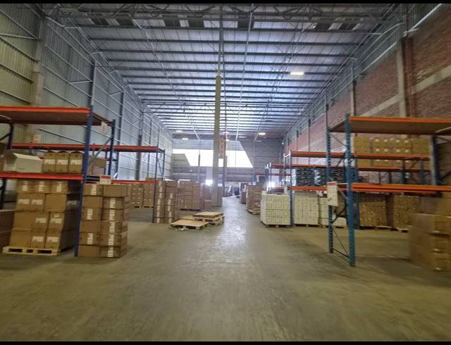 2,716M² WAREHOUSE TO LET IN HALFWAY GARDENS